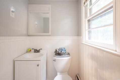 16 Skidmore Lane Newtown CT 06482