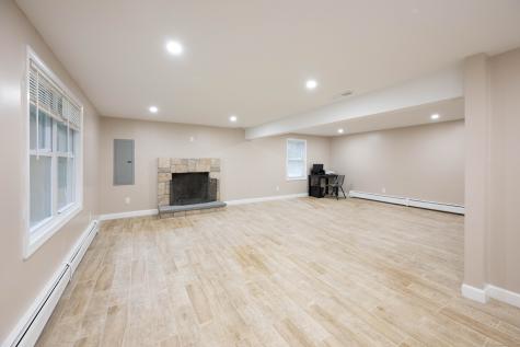 16 Skidmore Lane Newtown CT 06482