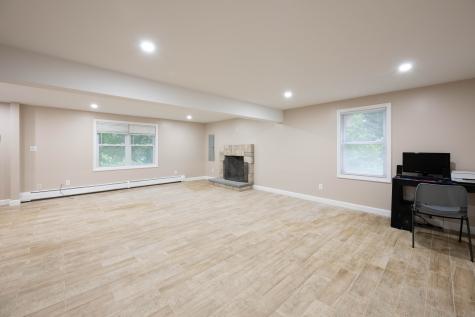 16 Skidmore Lane Newtown CT 06482