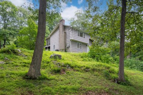 16 Skidmore Lane Newtown CT 06482