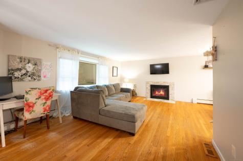 16 Skidmore Lane Newtown CT 06482