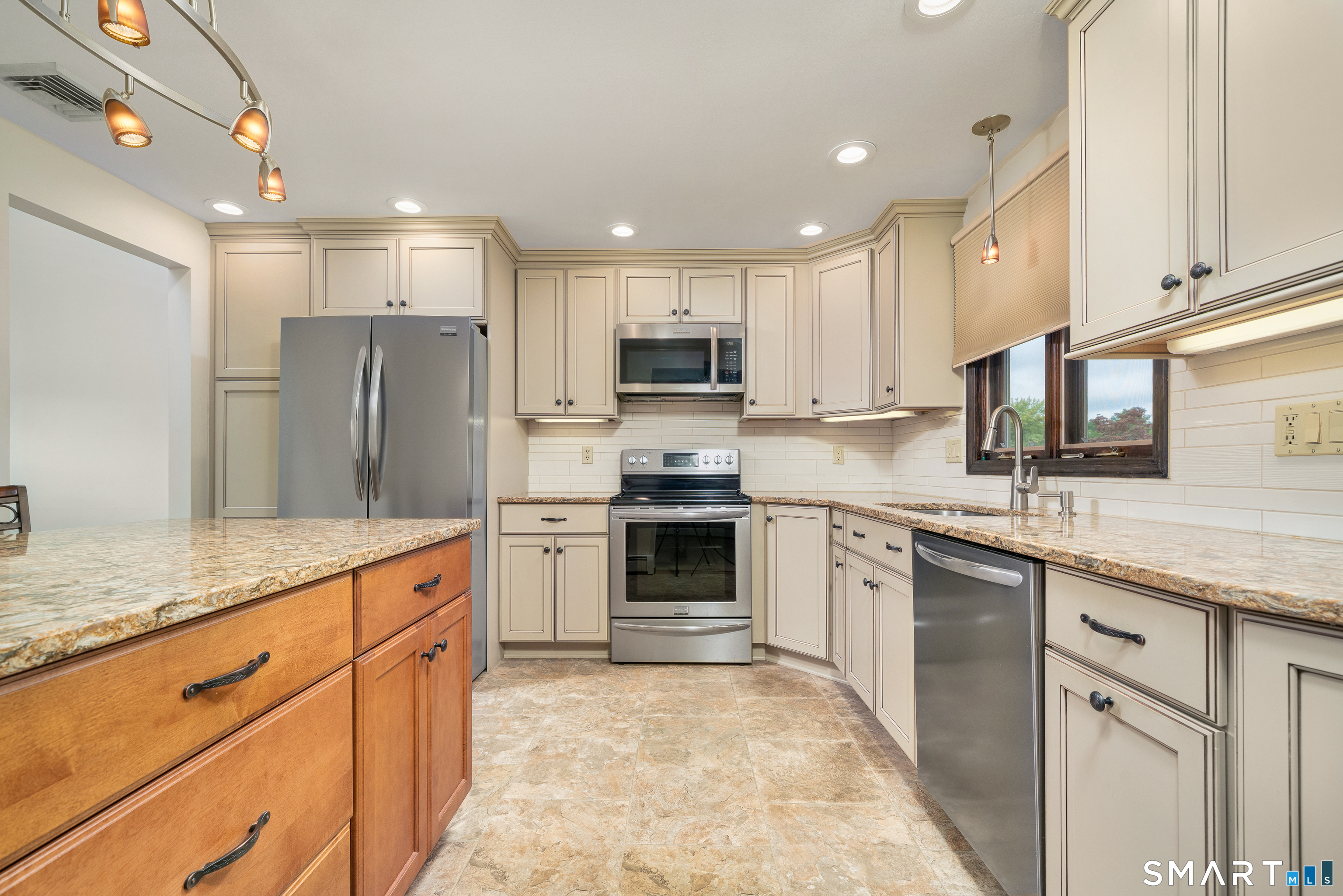 49 School House Road Wallingford CT 06492