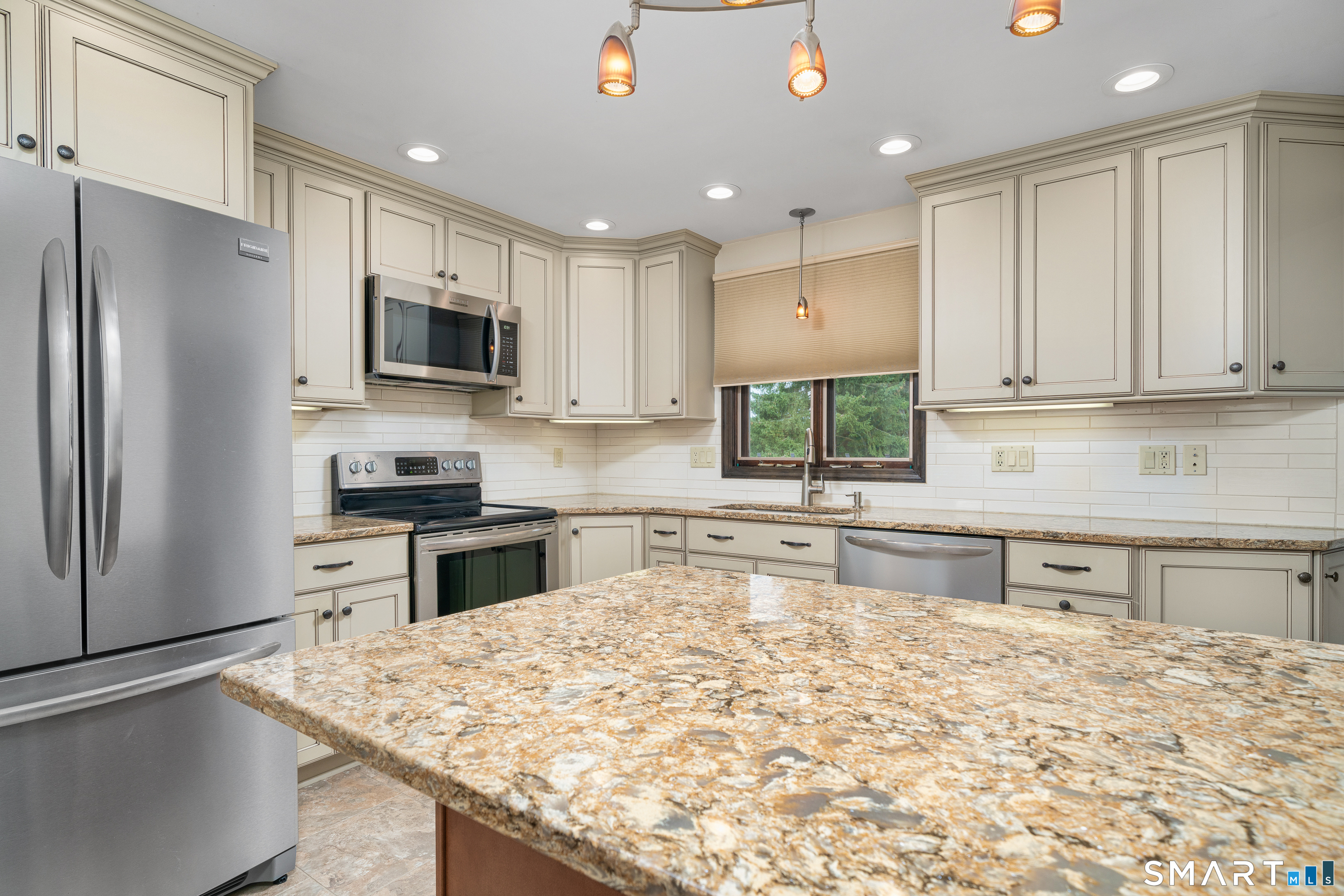 49 School House Road Wallingford CT 06492