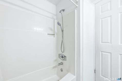 66 Roarke Road North Haven CT 06473