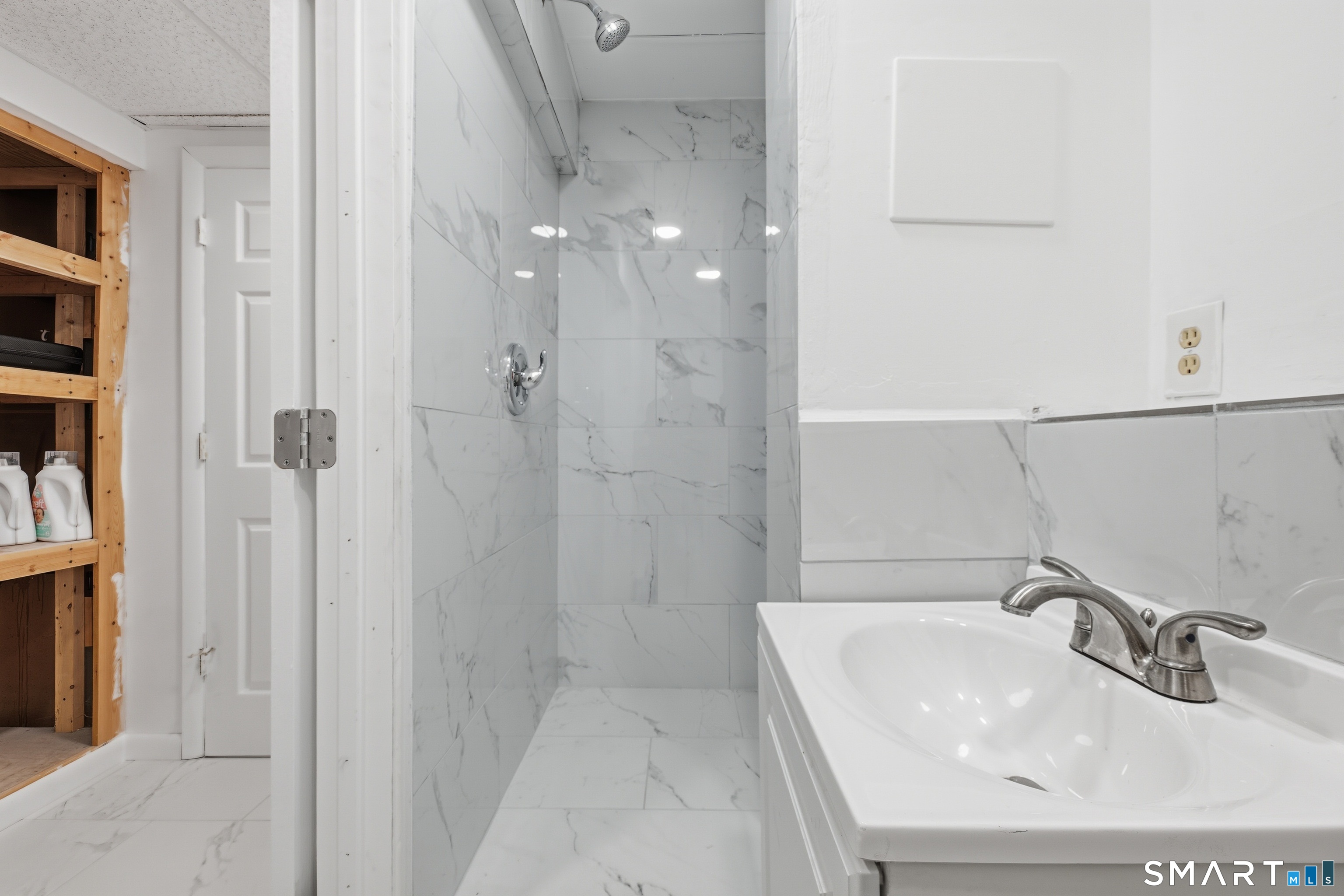 66 Roarke Road North Haven CT 06473