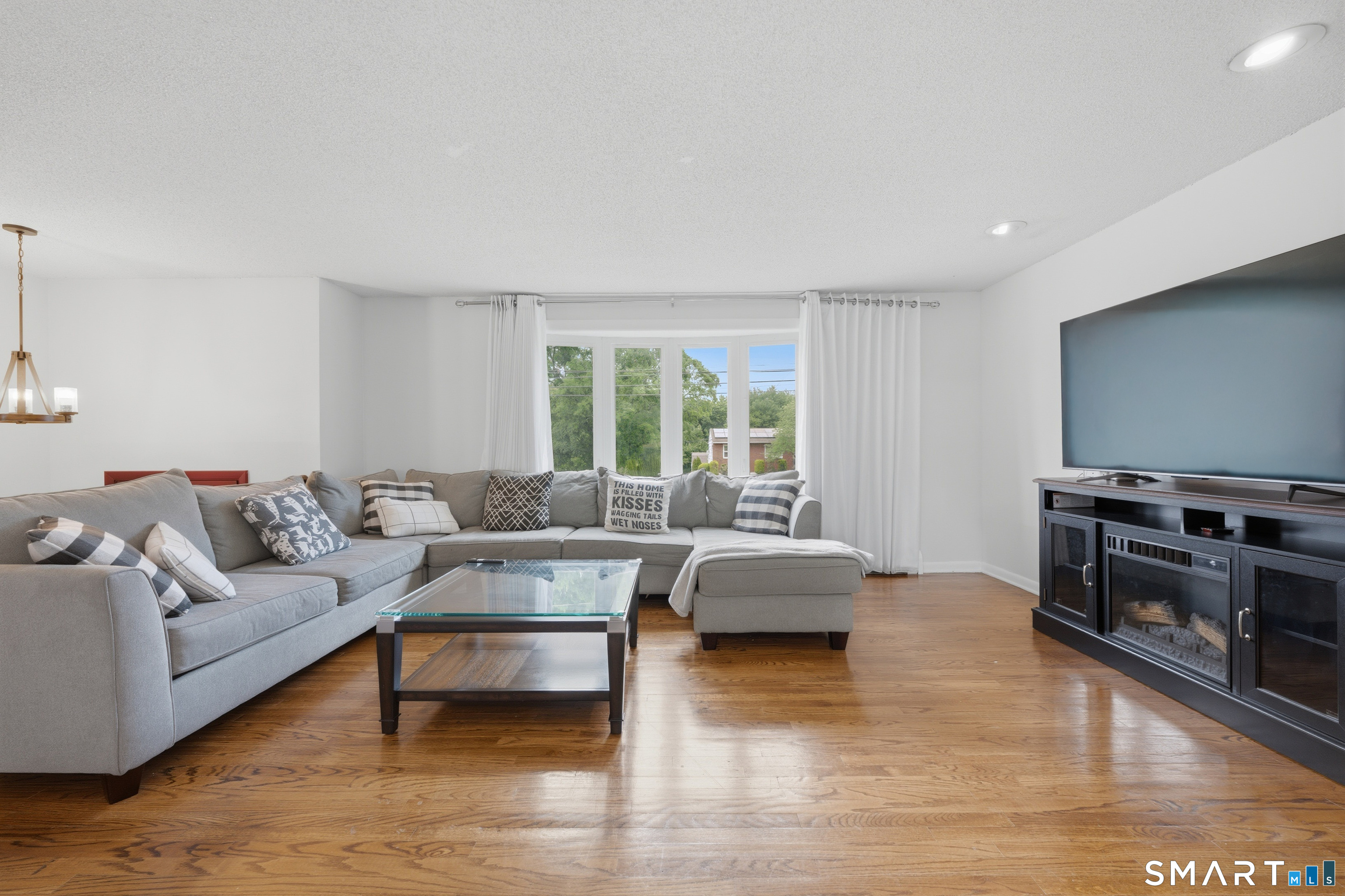 66 Roarke Road North Haven CT 06473