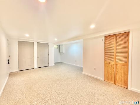 406 Lakeside Drive Bridgeport CT 06606
