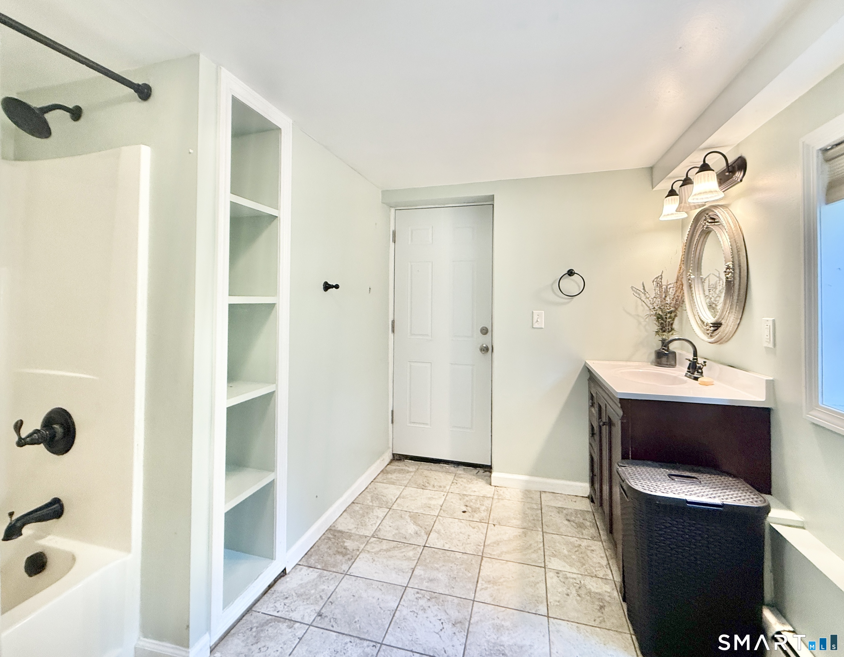 406 Lakeside Drive Bridgeport CT 06606