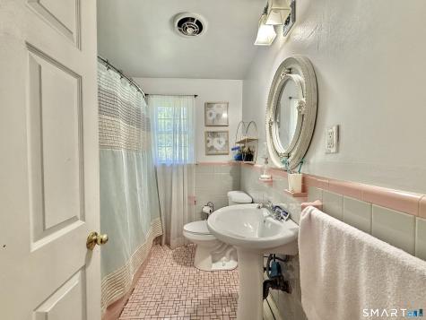 406 Lakeside Drive Bridgeport CT 06606
