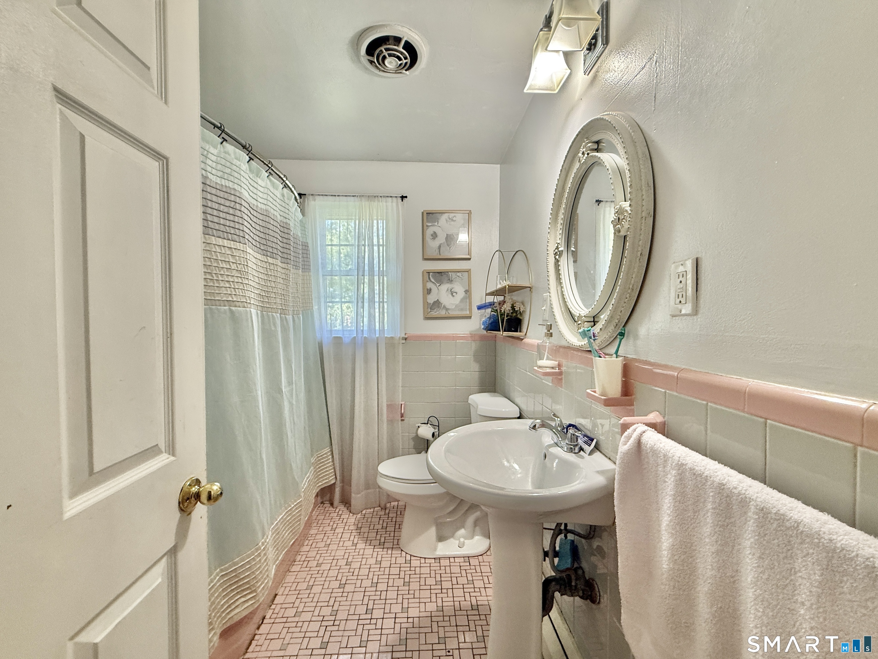 406 Lakeside Drive Bridgeport CT 06606