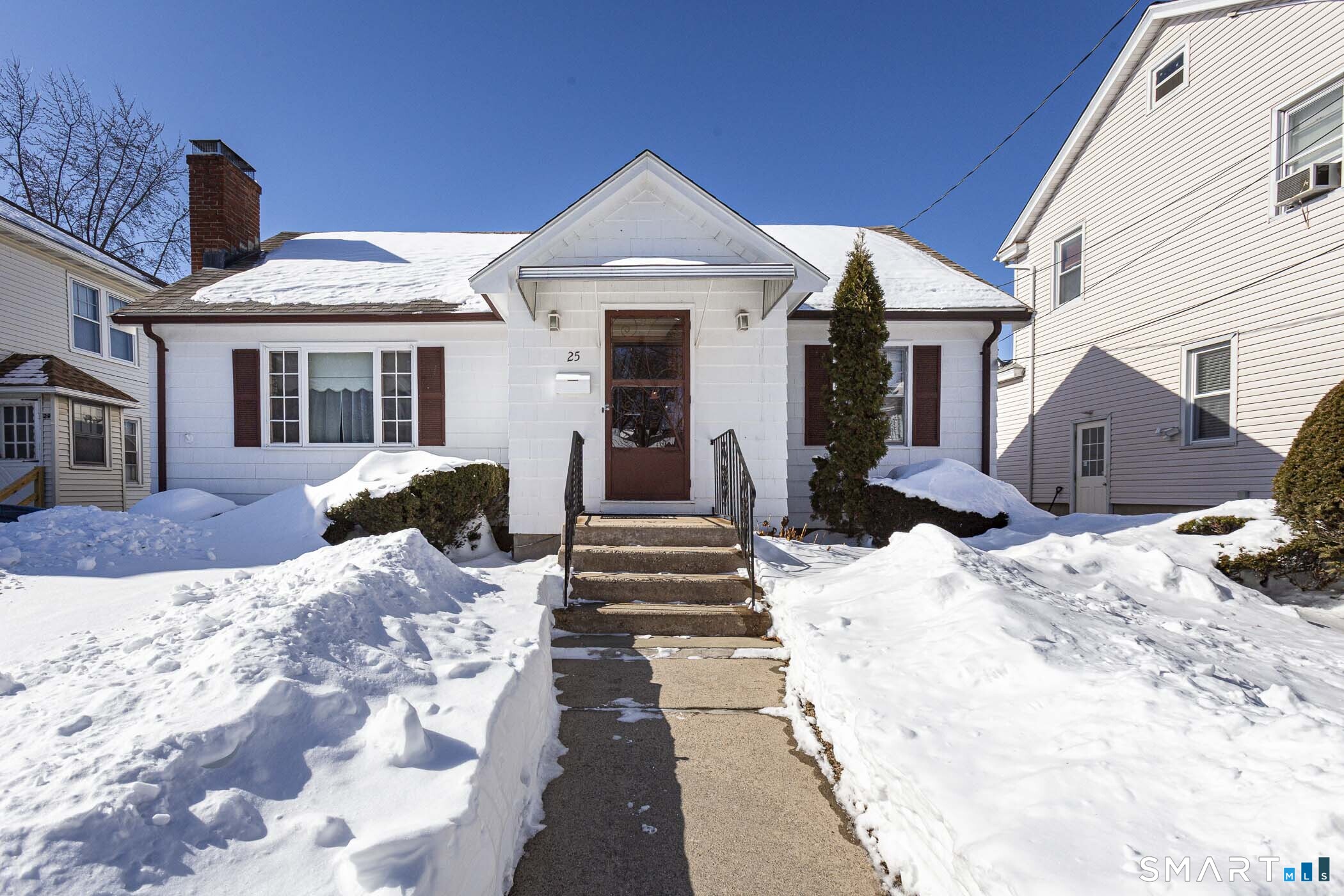 25 Nesbit Avenue West Hartford CT 06119