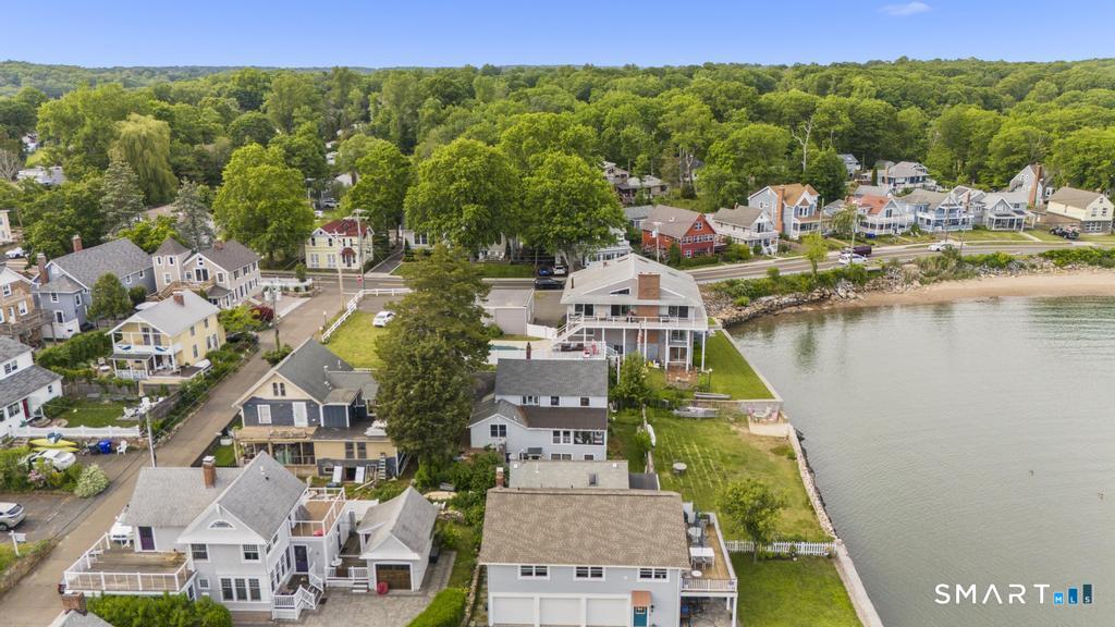 4 Little Bay Lane Branford CT 06405