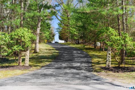 39 Chippechaug Trail Stonington CT 06355