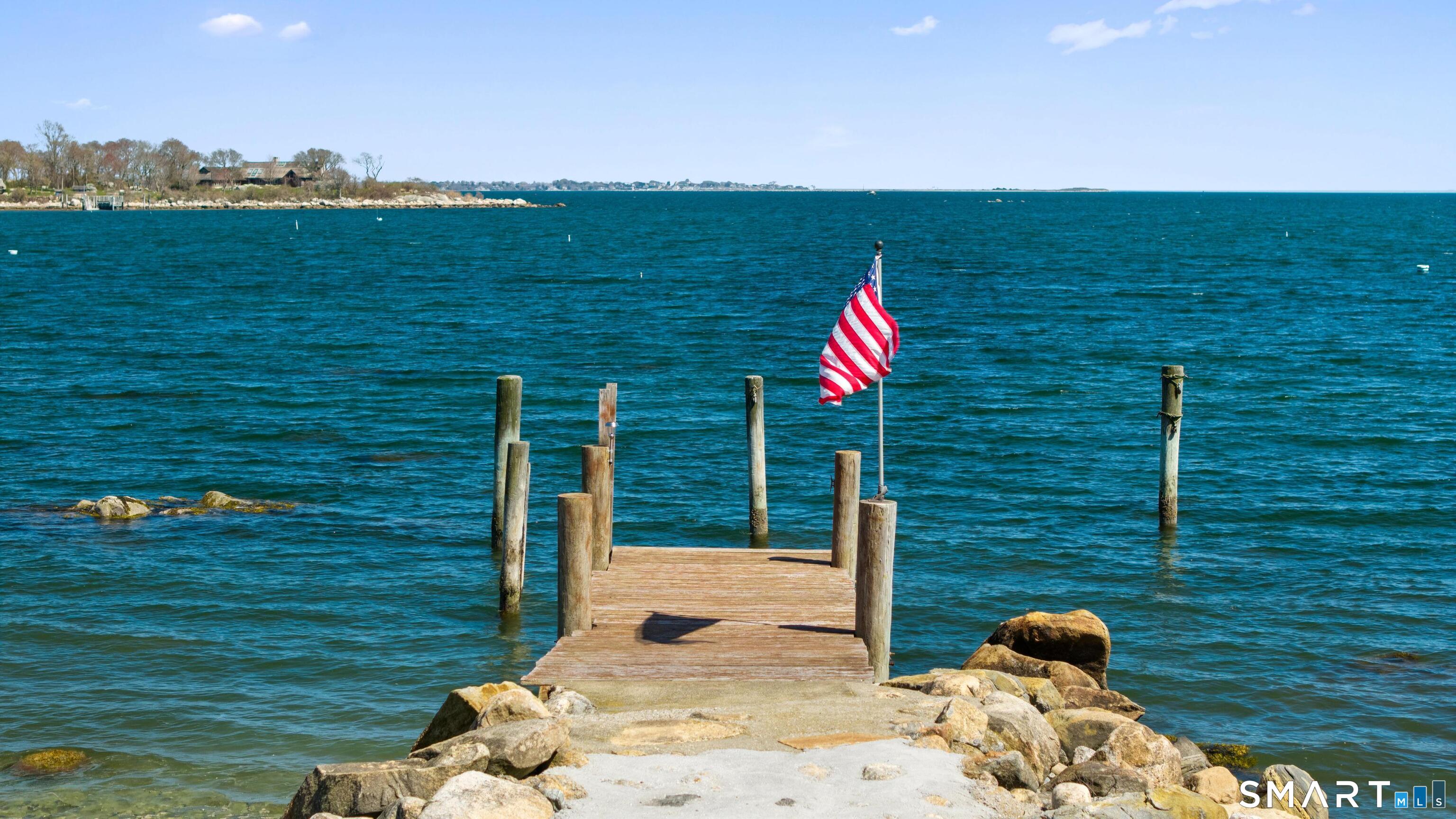 39 Chippechaug Trail Stonington CT 06355
