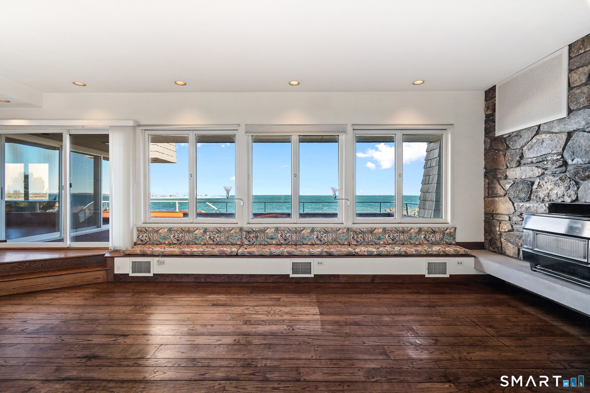 39 Chippechaug Trail Stonington CT 06355