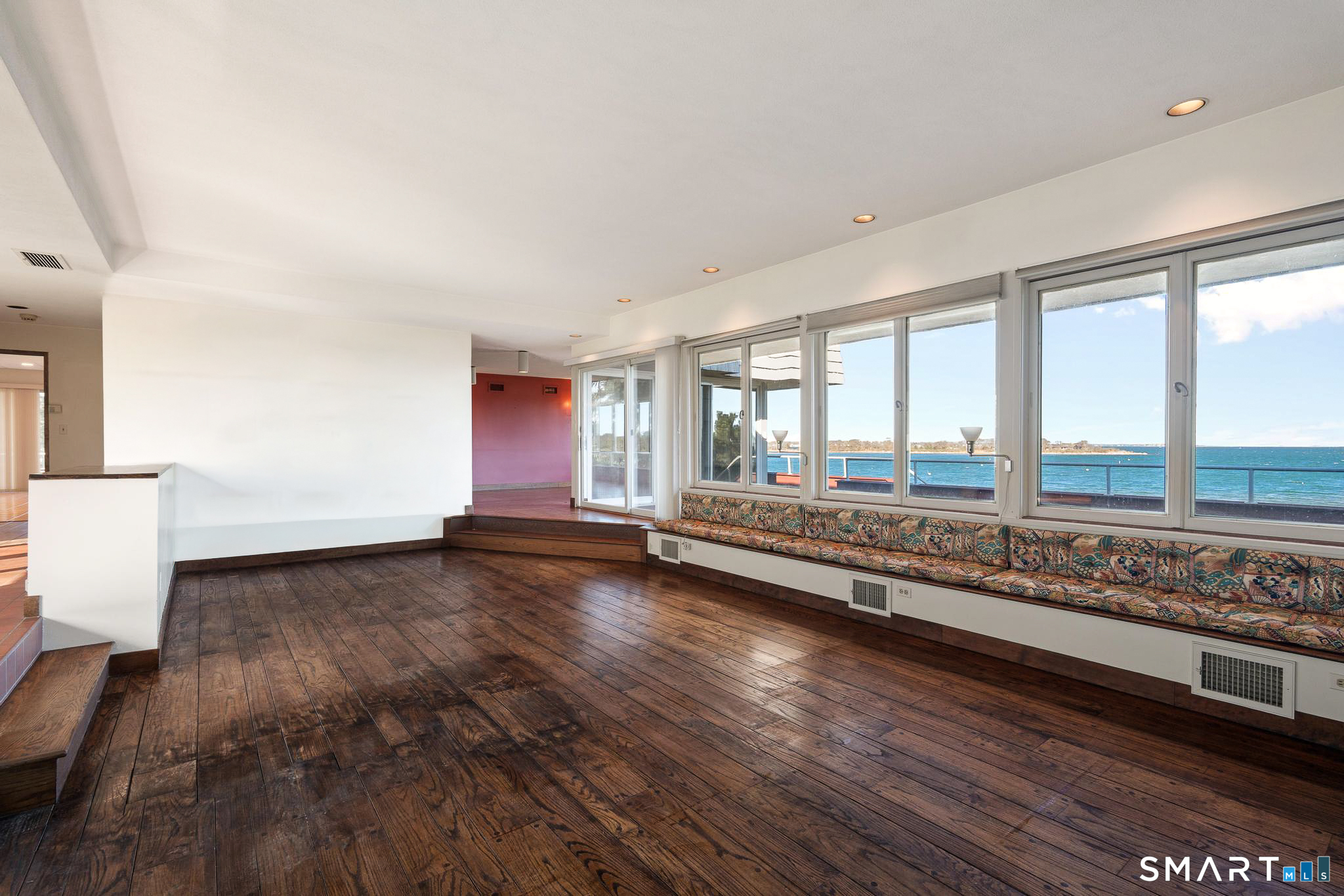 39 Chippechaug Trail Stonington CT 06355