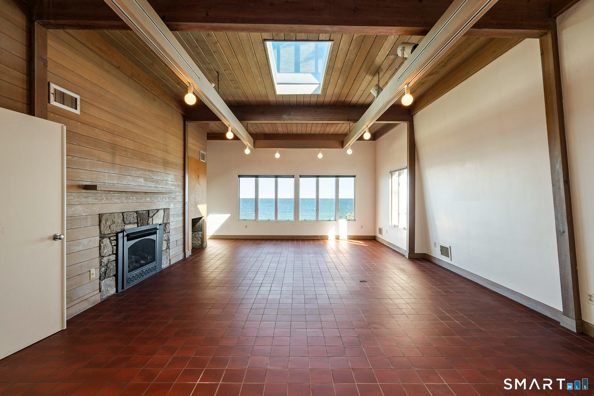 39 Chippechaug Trail Stonington CT 06355