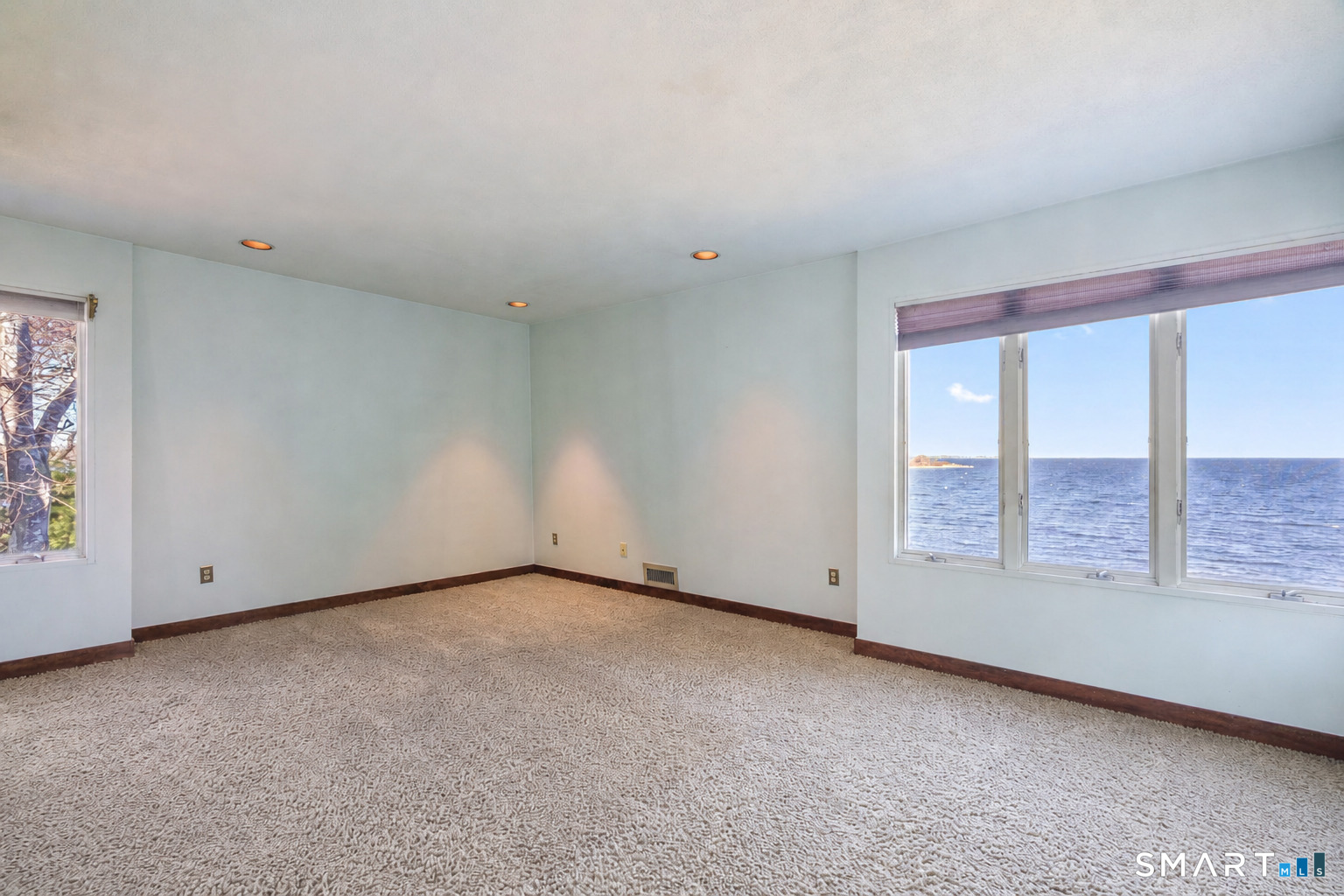 39 Chippechaug Trail Stonington CT 06355