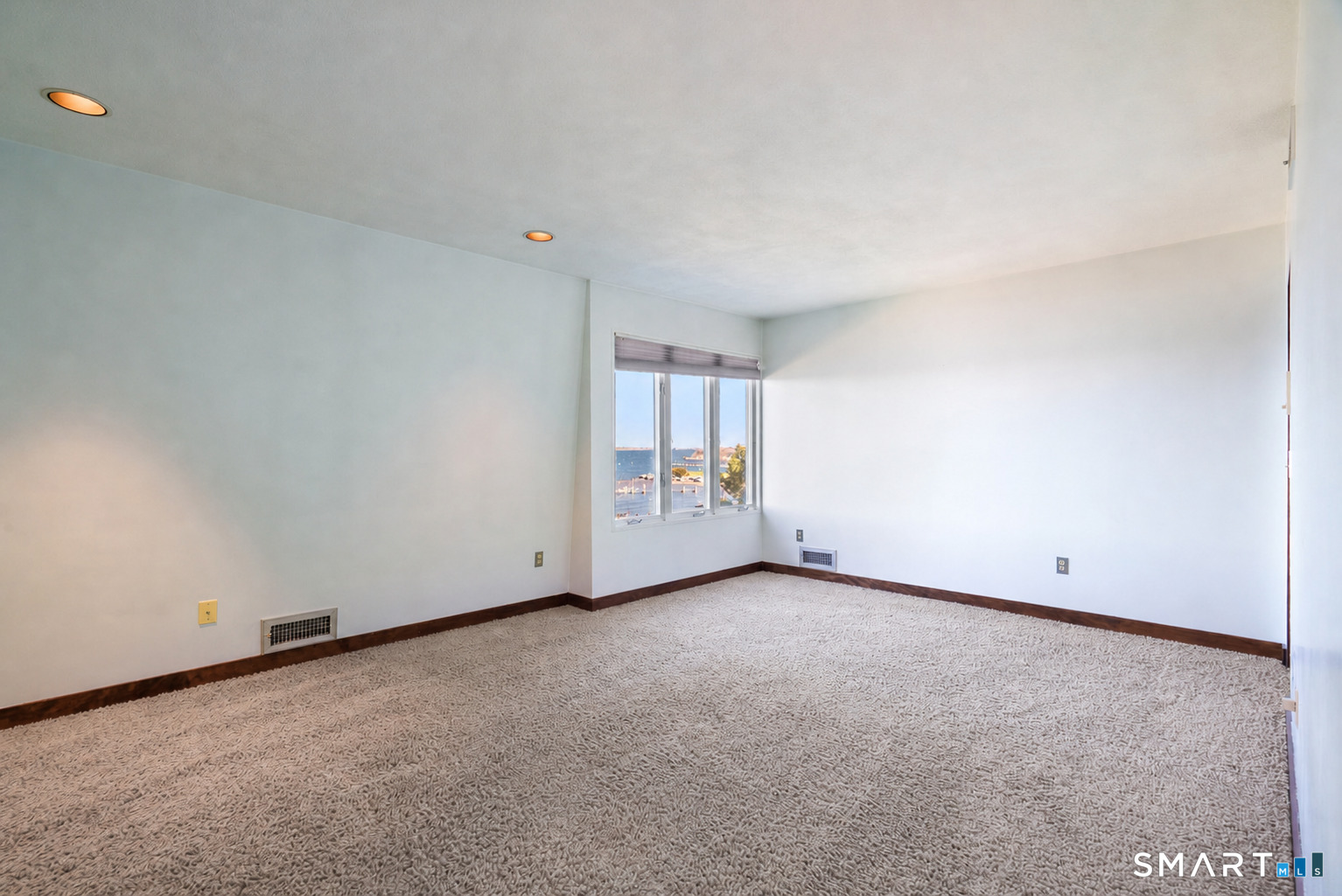39 Chippechaug Trail Stonington CT 06355