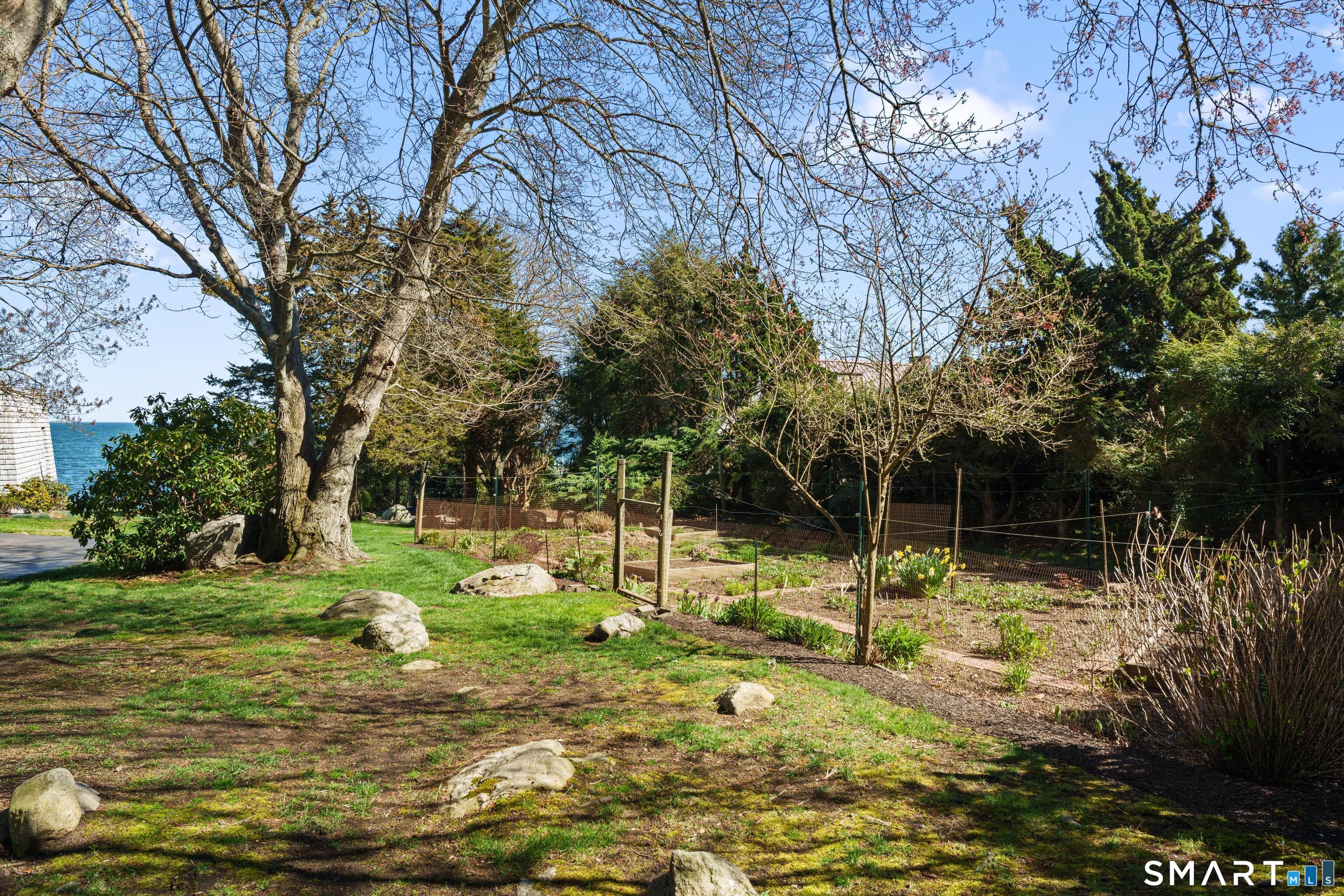 39 Chippechaug Trail Stonington CT 06355