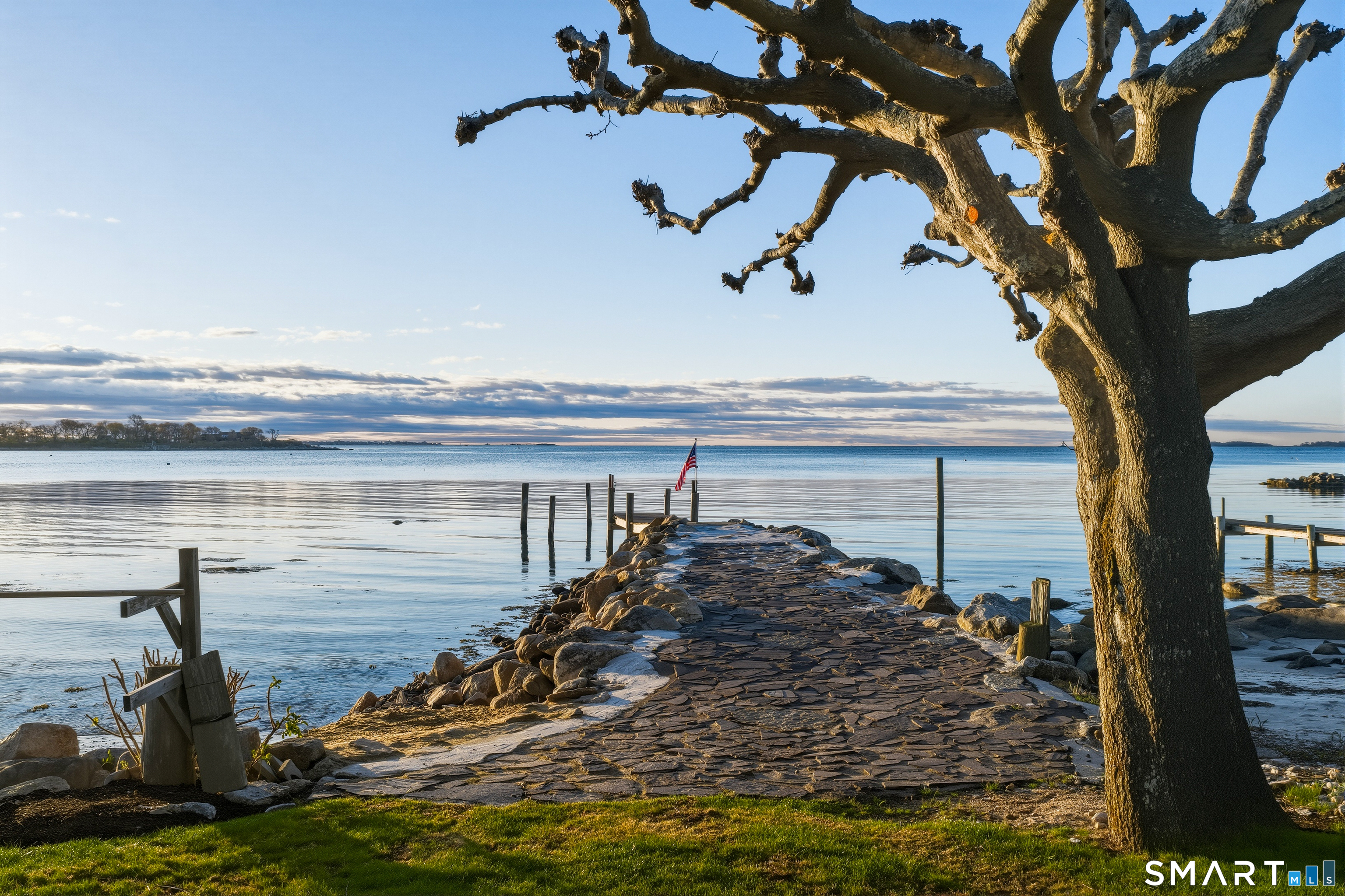 39 Chippechaug Trail Stonington CT 06355