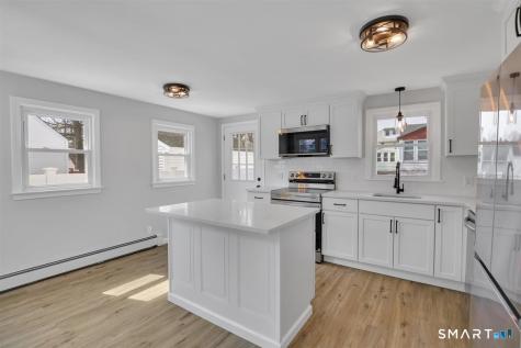 19 Songonosk Street Windsor CT 06095