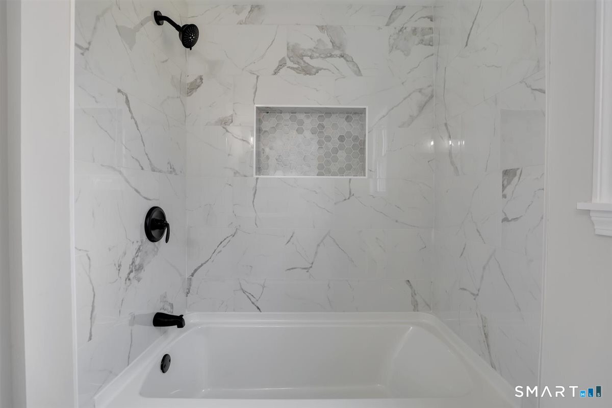 19 Songonosk Street Windsor CT 06095