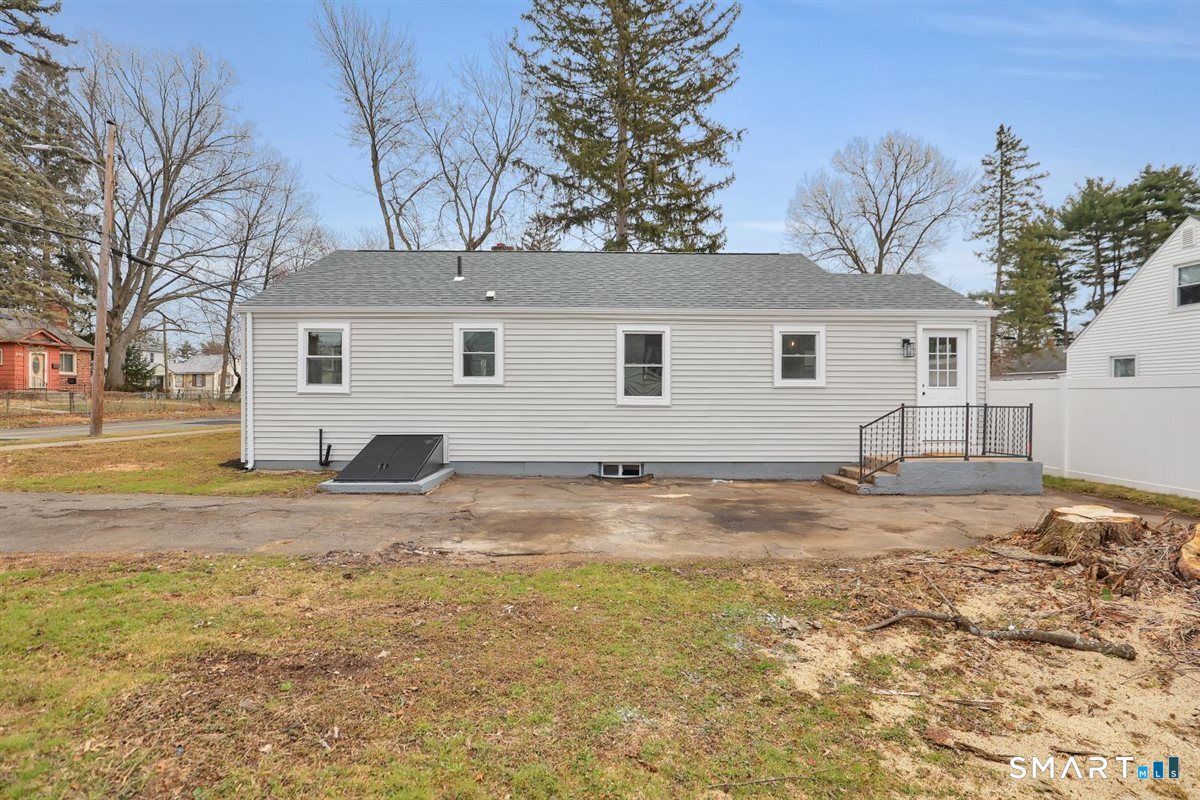 19 Songonosk Street Windsor CT 06095