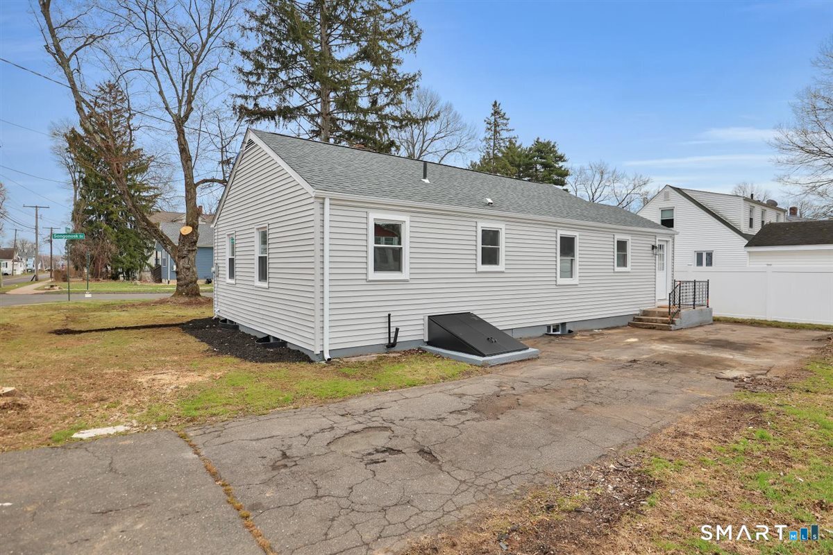 19 Songonosk Street Windsor CT 06095