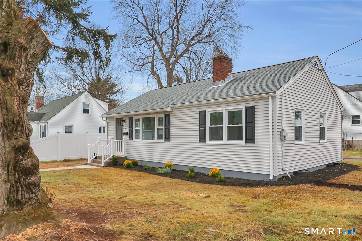 19 Songonosk Street Windsor CT 06095