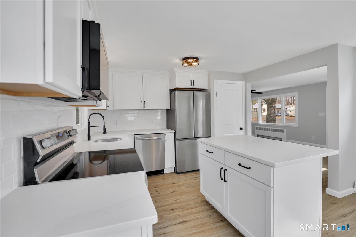 19 Songonosk Street Windsor CT 06095