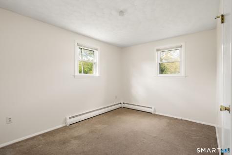 6 Roberts Road Enfield CT 06082
