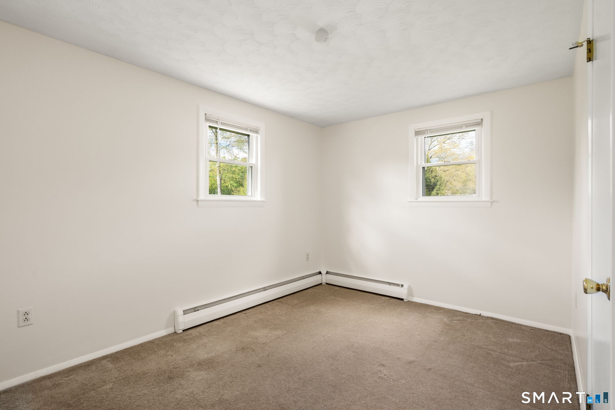 6 Roberts Road Enfield CT 06082