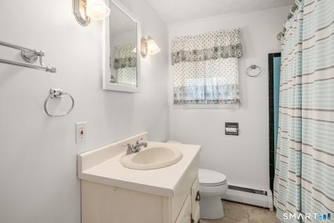 6 Roberts Road Enfield CT 06082