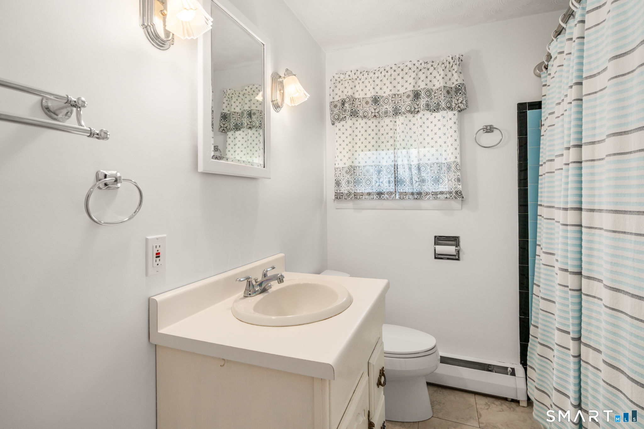 6 Roberts Road Enfield CT 06082