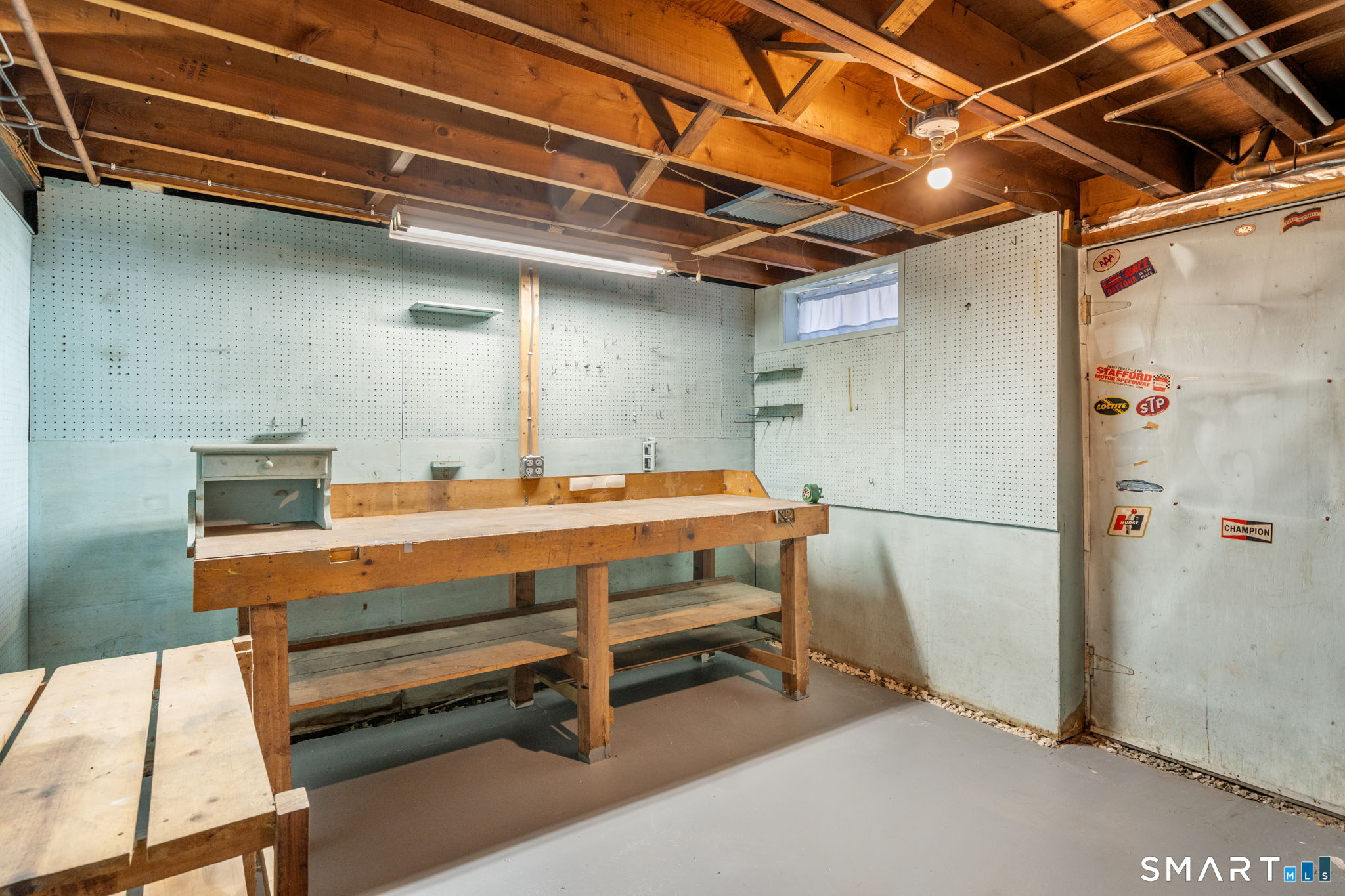 6 Roberts Road Enfield CT 06082