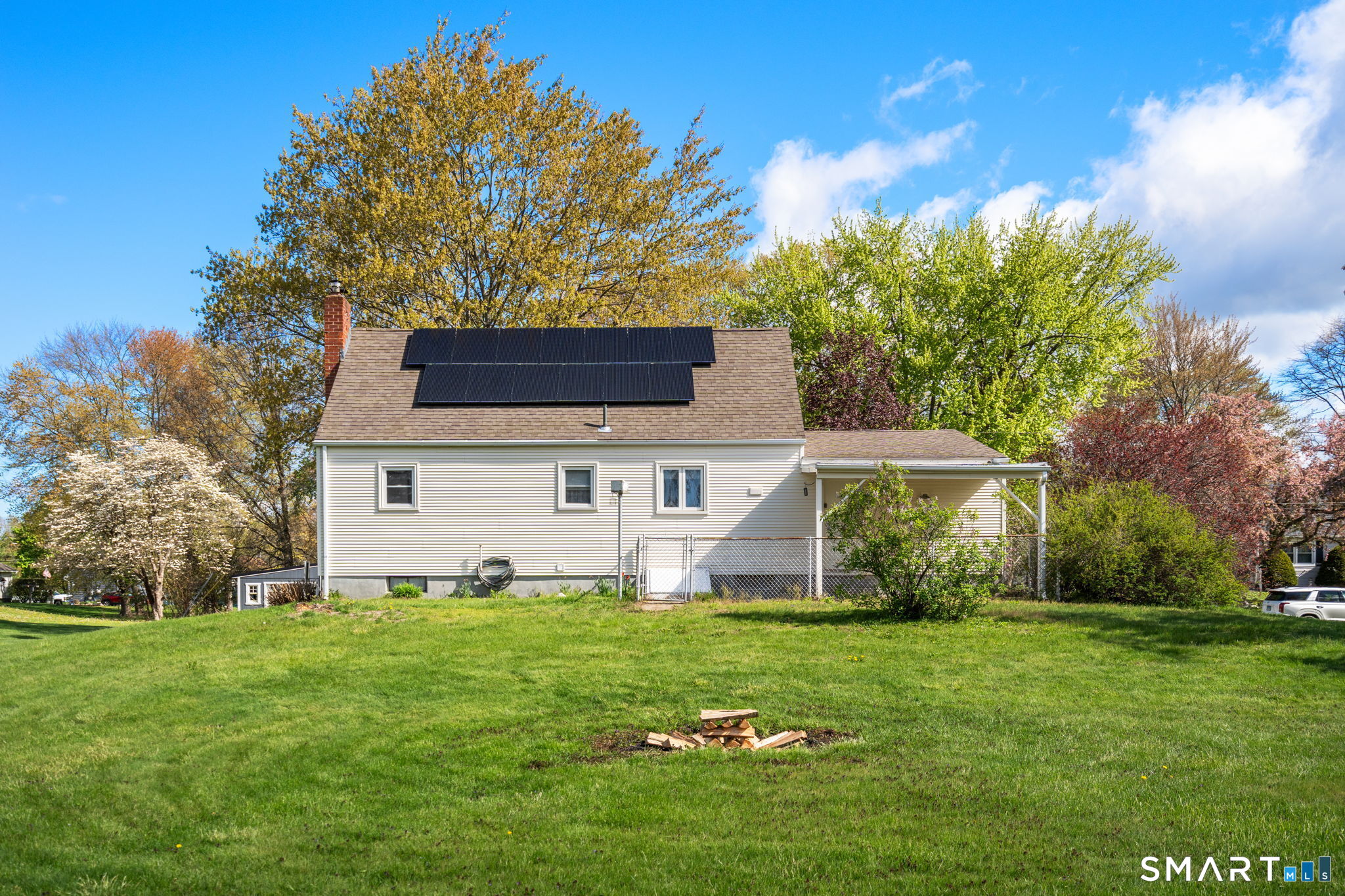 6 Roberts Road Enfield CT 06082