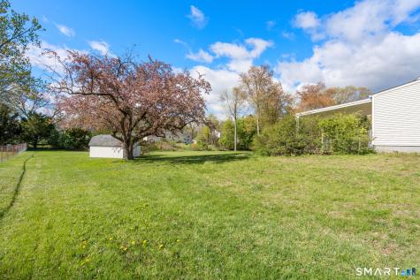 6 Roberts Road Enfield CT 06082