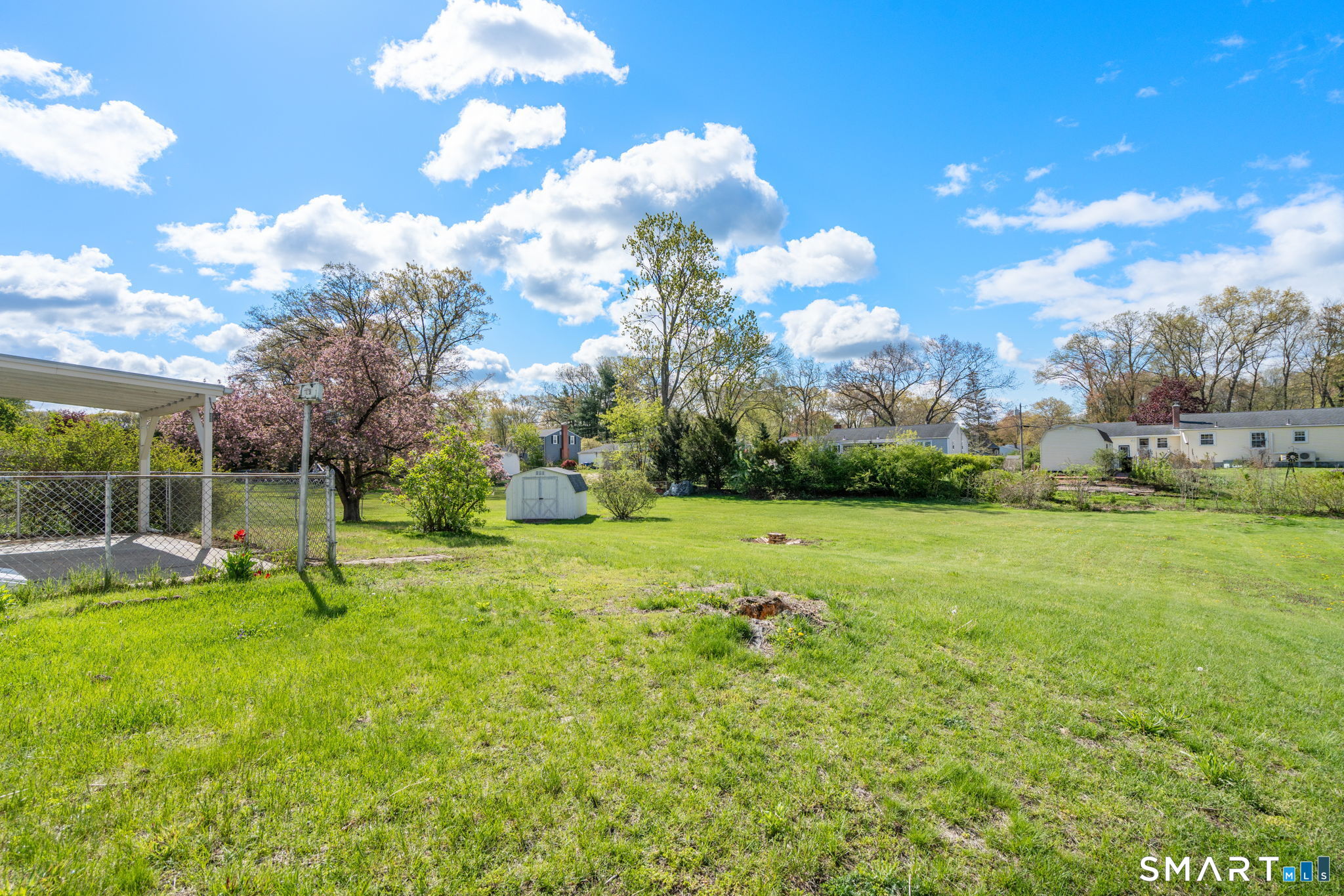 6 Roberts Road Enfield CT 06082