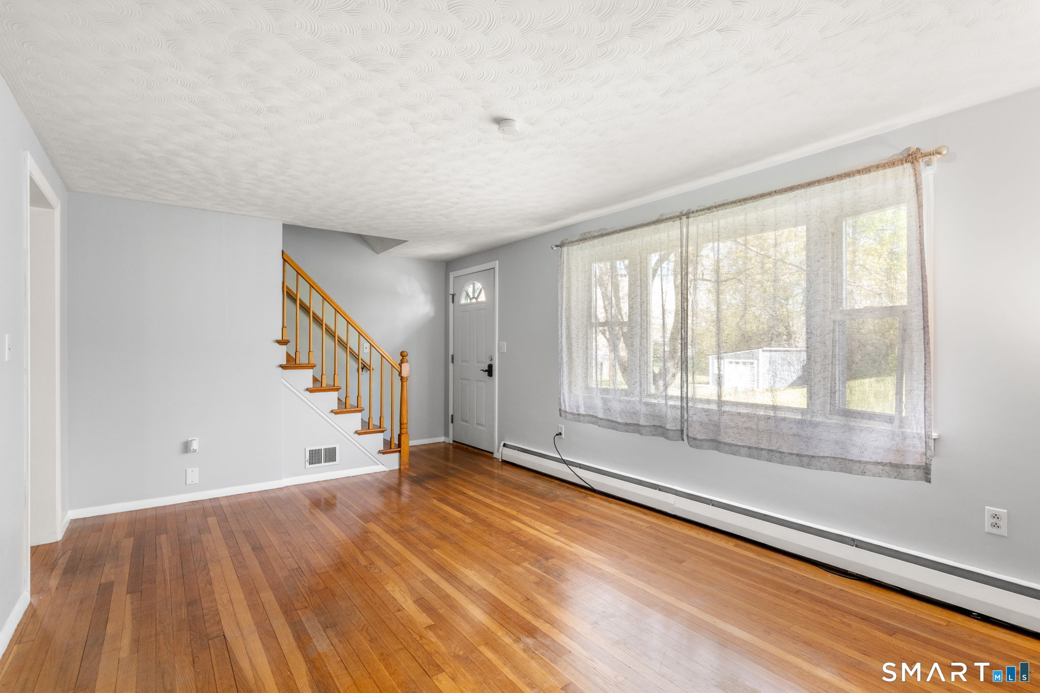 6 Roberts Road Enfield CT 06082