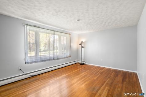 6 Roberts Road Enfield CT 06082