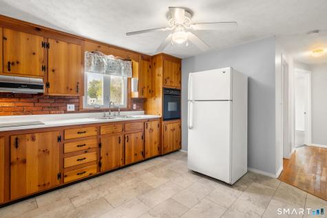6 Roberts Road Enfield CT 06082
