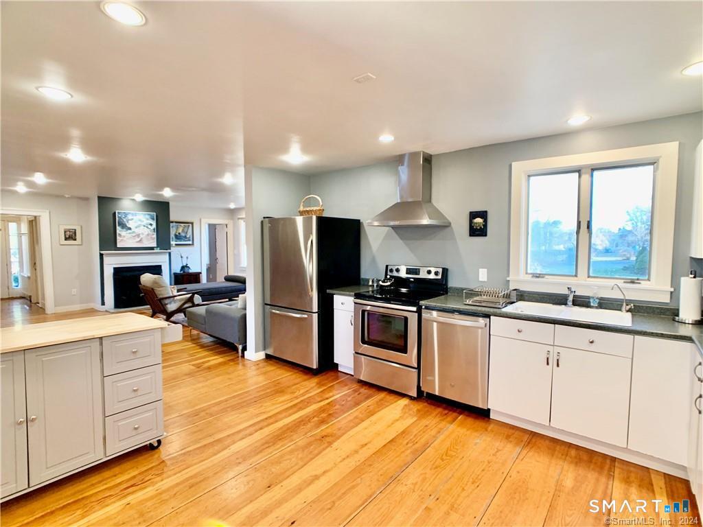 270 North Water Street Stonington CT 06378