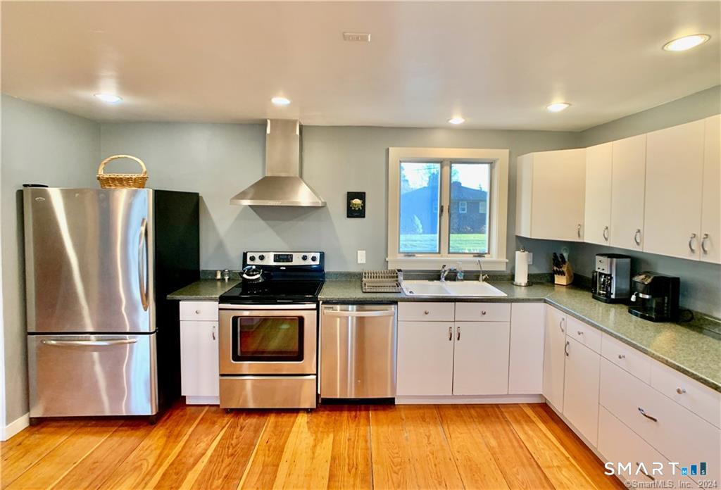 270 North Water Street Stonington CT 06378