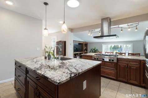 8 Crestview Terrace Wallingford CT 06492