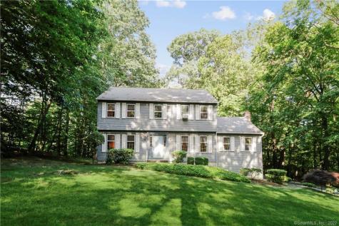 28 Cambridge Circle New Milford CT 06776