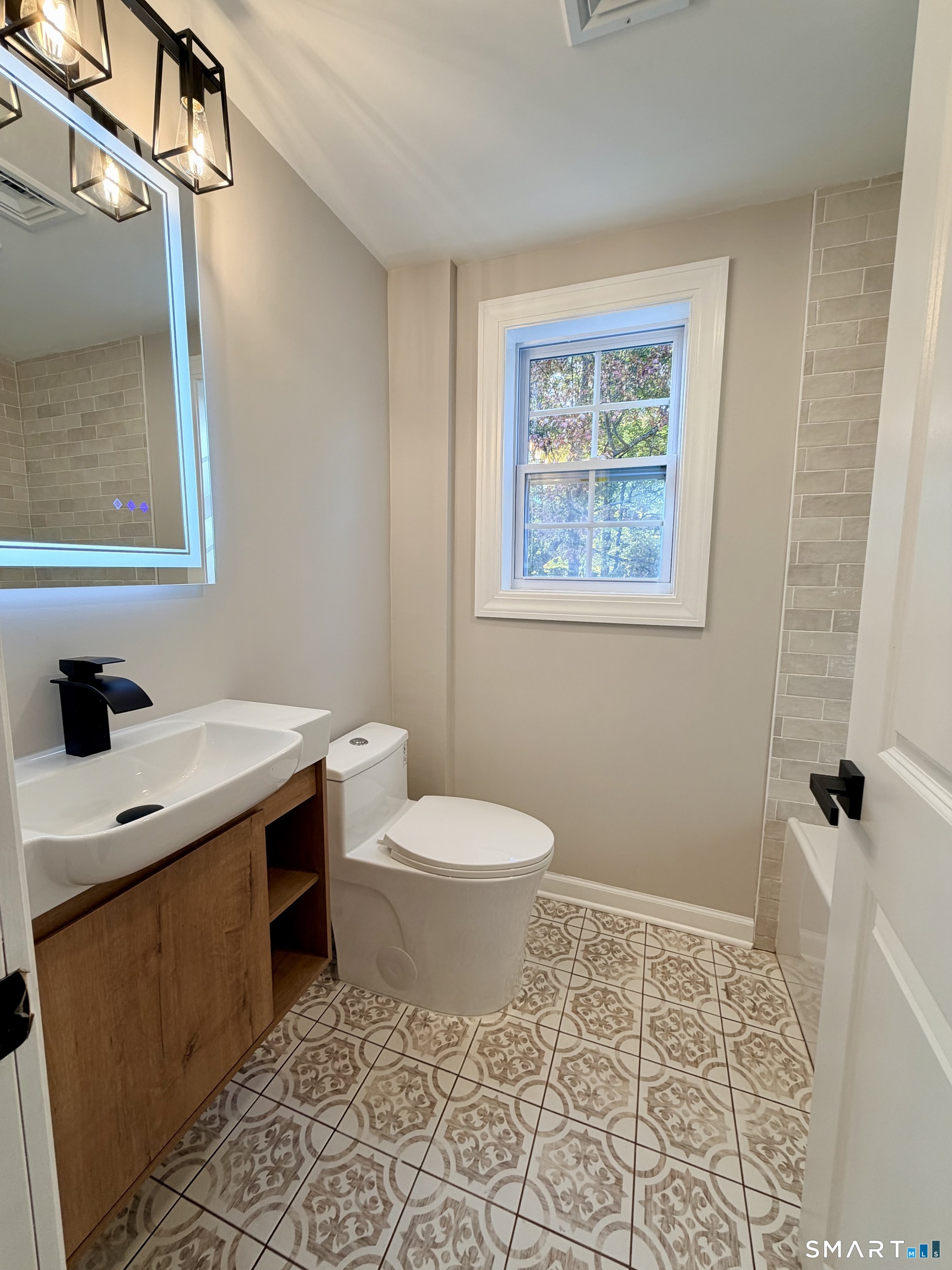 5 Lovelace Drive West Hartford CT 06117
