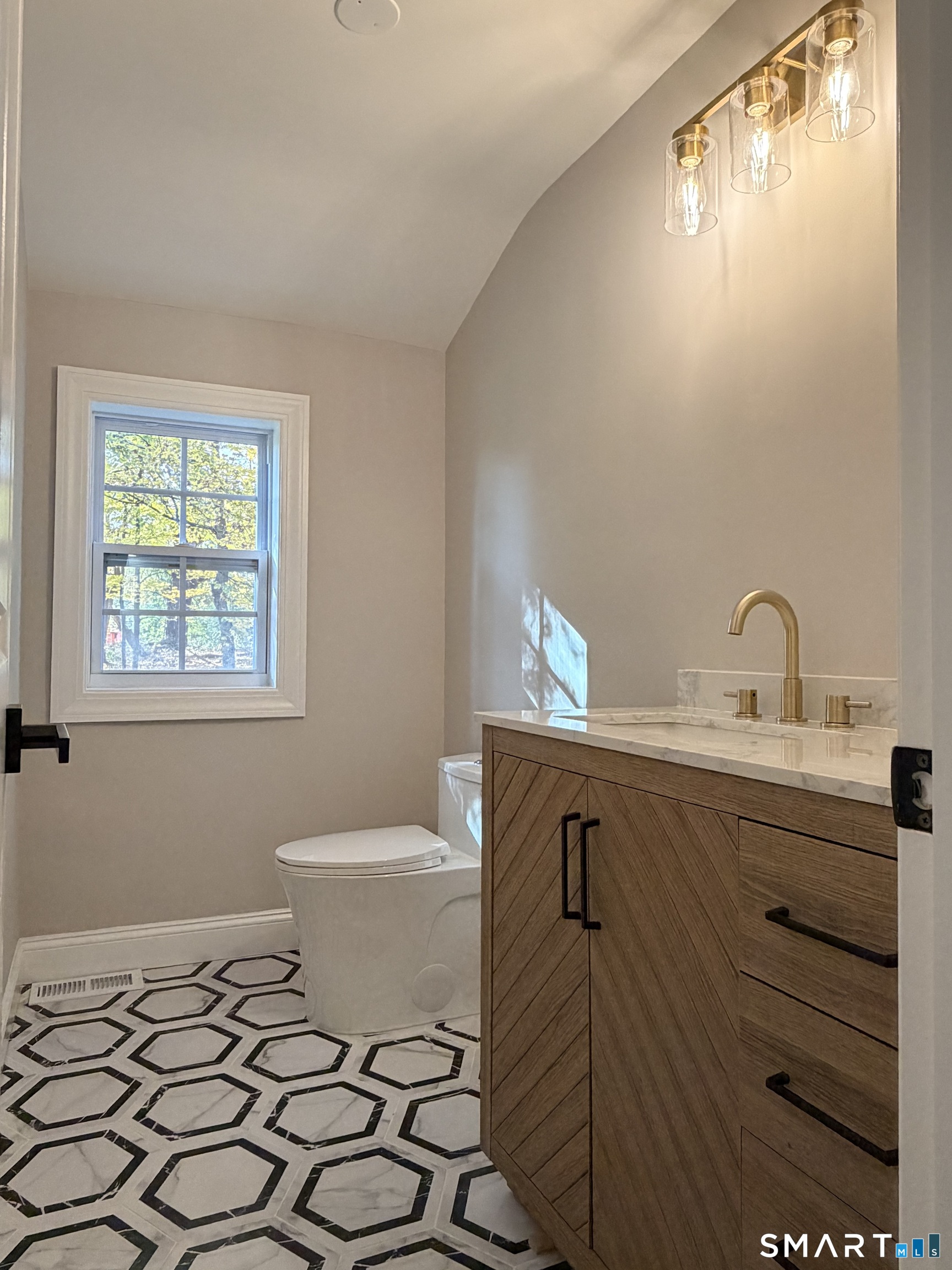 5 Lovelace Drive West Hartford CT 06117