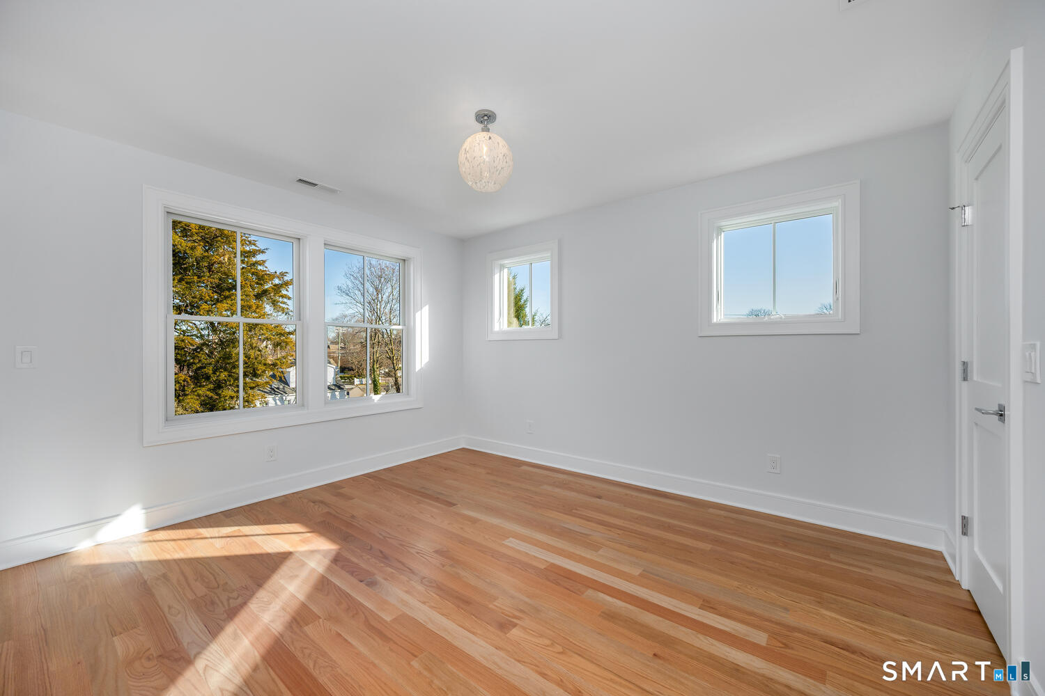 127 Paul Place Fairfield CT 06824