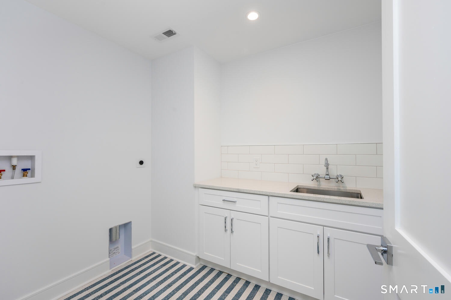 127 Paul Place Fairfield CT 06824